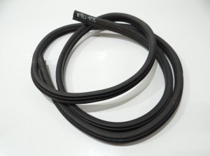 USZCZELKA DRZWI PRAWY TYŁ BMW E90 LCI 7247259