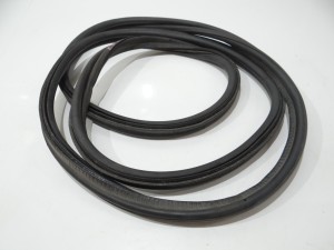 USZCZELKA KLAPY BAGAŻNIKA BMW E81 7190345
