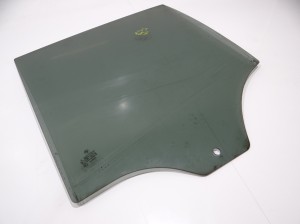 SZYBA DRZWI LEWY TYŁ X3 E83 (17193281)