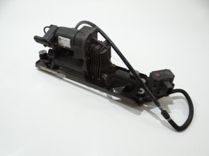 KOMPRESOR ZAWIESZENIA BMW E60 E61 LCI 6789937 (4570585)
