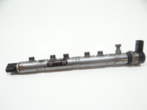 LISTWA WTRYSKOWA BMW E60 E61 LCI N47D20A 7809129 (4623582)