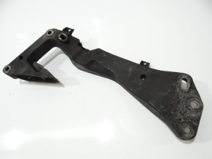 ŁAPA WSPORNIK SKRZYNI BIEGÓW BMW E60 E61 3.0D 6769281