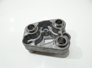 UCHWYT ŁOŻYSKA GŁÓWNEGO PRAWY BMW E93 7157756