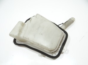 ZBIORNICZEK PŁYNU DO SPRYSKIWACZY BMW E46 LCI 8374557