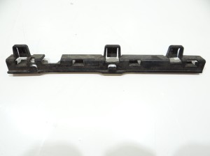 ŚLIZG MOCOWANIE LISTWY PROGOWEJ PRAWY PRZÓD BMW F07 7201254