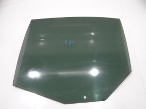 SZYBA BOCZNA DRZWI LEWY TYŁ BMW E60