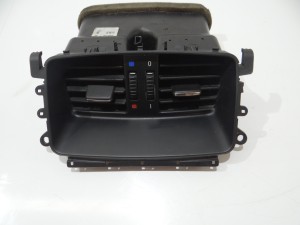 KRATKA NAWIEWU KLIMATYZACJI BMW E93 7129556 (16657475)
