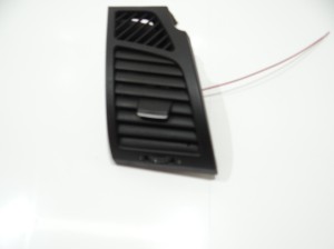 KRATKA NAWIEWU POWIETRZA PRAWA BMW E81 7059188