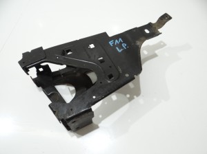 MOCOWANIE UCHWYT HALOGENU LEWY PRZÓD BMW F10 F11 (15104644)