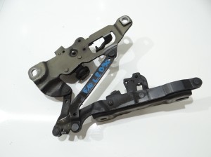 ZAWIAS MASKI LEWY PRZÓD BMW F10 F11 B90 7249887