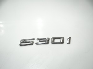 NAPIS EMBLEMAT 530i BMW E60 OE