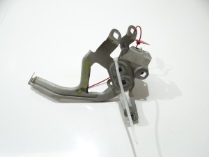 UCHWYT MOCOWANIE BŁOTNIKA LEWY PRZÓD BMW F10 F11 A08 (14564120)