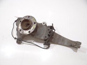 PIASTA ZWROTNICA PRAWA PRZEDNIA BMW F10 F11 OE (16368792)