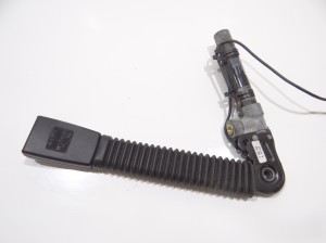 NAPINACZ PASA PRAWY PRZÓD PRZEDNI BMW E60 E61 OE 7065848