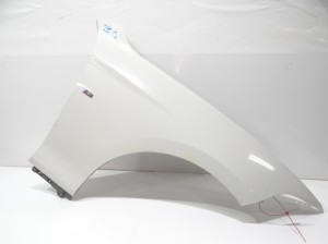 BŁOTNIK PRAWY PRZEDNI BMW F20 300