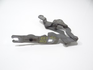 ZAWIAS MASKI PRAWY PRZÓD BMW E87 7060560 A52