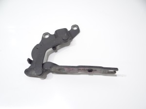 ZAWIAS MASKI PRAWY PRZÓD BMW E81 7060560 475