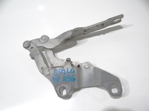 ZAWIAS MASKI PRAWY PRZÓD BMW E92 7115264 A96