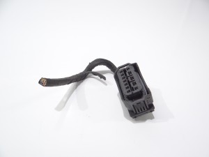 KOSTKA WTYCZKA LAMPY PRZÓD H7 BMW 2 F46 OE