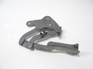 ZAWIAS MASKI PRAWY PRZÓD BMW X1 E84 LCI 7318565 A52