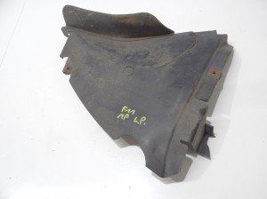 OSŁONA TRÓJKĄT NADKOLA LEWY PRZÓD BMW F11 M PAKIET 8045195