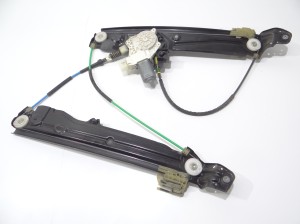 MECHANIZM PODNOŚNIK SZYBY DRZWI PRAWY PRZÓD BMW F10 F11 7182112