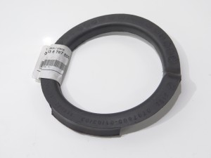 PODKŁADKA SPRĘŻYNY GÓRNA BMW E60 6767500