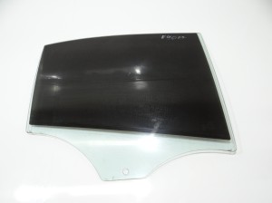 SZYBA DRZWI PRAWY TYŁ BMW E90 (17245710)