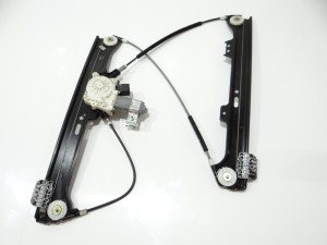 PODNOŚNIK MECHANIZM SZYBY LEWY PRZÓD BMW E60 7075667