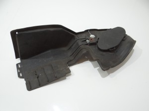 KANAŁ POWIETRZA PRAWY PRZÓD BMW E60 7050604