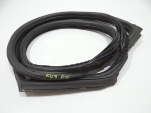 USZCZELKA DRZWI PRAWY TYŁ BMW F07 7196390