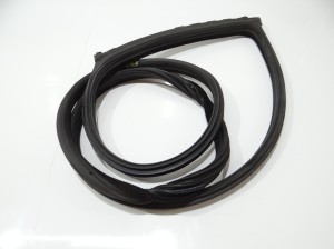 USZCZELKA DRZWI PRAWY PRZÓD BMW F07 7196350