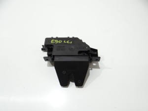 ZAMEK KLAPY BAGAŻNIKA BMW E90 LCI 7840617