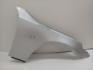 BŁOTNIK PRAWY PRZÓD BMW E60 E61 TITANSILBER 354/7