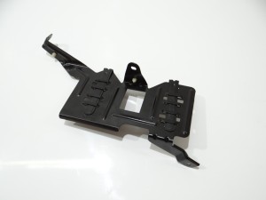UCHWYT MOCOWANIE WZMACNIACZA BMW E60 6925443