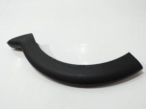 OSŁONA ZAWIASÓW KLAPY PRAWA BMW F30 7255696