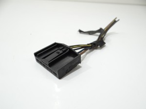 KOSTKA LAMPY TYŁ W BŁOTNIK BMW X1 E84