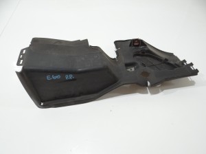 KANAŁ POWIETRZA PRAWY PRZÓD BMW E60 7050604