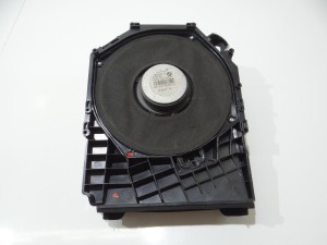GŁOŚNIK SUBWOOFER LEWY BMW E87 E90 E91 LCI 9143233