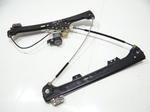 PODNOŚNIK SZYBY PRAWY PRZÓD BMW E60 7184384