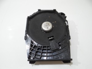 GŁOŚNIK SUBWOOFER LEWY BMW X1 E84 E90 LCI 9204785