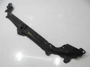 BMW E60 E61 MOCOWANIE ZDERZAKA ŚRODKOWE 7163462