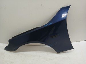 BŁOTNIK LEWY PRZEDNI BMW E60 A76/5 TIEFSEEBLAU