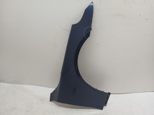 BŁOTNIK PRAWY PRZEDNI BMW E60 A76/5 TIEFSEEBLAU