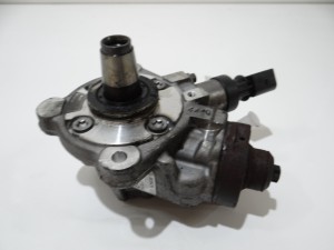 BMW E60 2.0 D POMPA WTRYSKOWA 7807495 N47D20A OE
