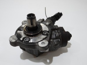 BMW E60 2.0 D POMPA WTRYSKOWA 7807495 OE