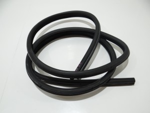 BMW E60 USZCZELKA LEWY PRZÓD 7033774