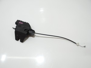 BMW E60 ZAMEK KLAPY BAGAŻNIKA 8196401