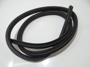 USZCZELKA DRZWI LEWA BMW E88 7164993