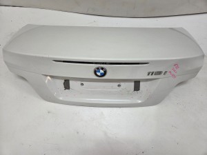 KLAPA BAGAŻNIKA BMW E88 300